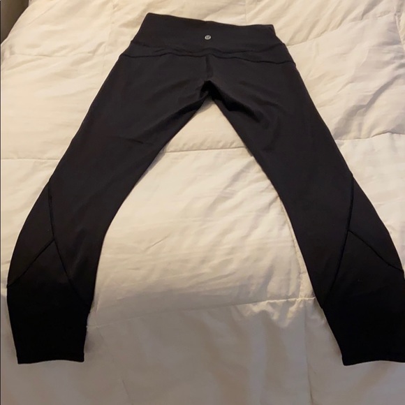 Lulu Lemon Leggings - Picture 2 of 3